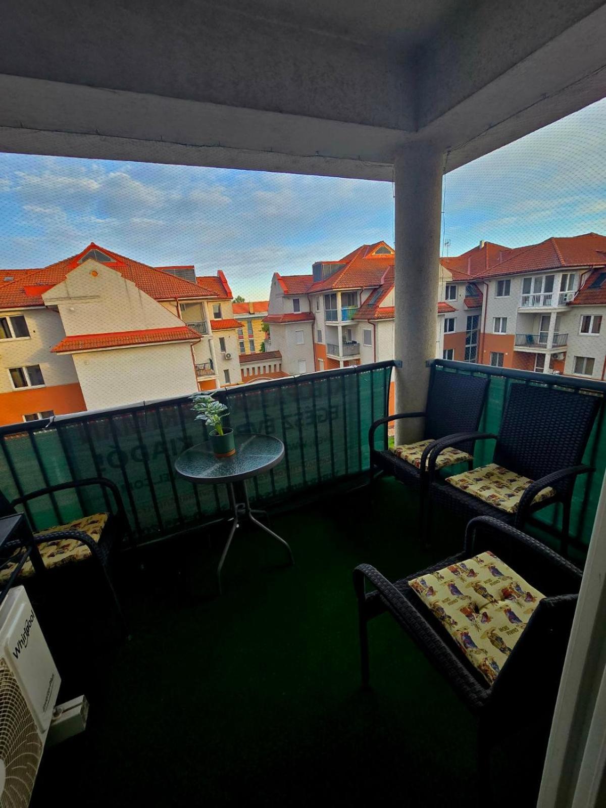 Kleopatra Apartman ไฮจ์ดุสโซบอสโล ภายนอก รูปภาพ